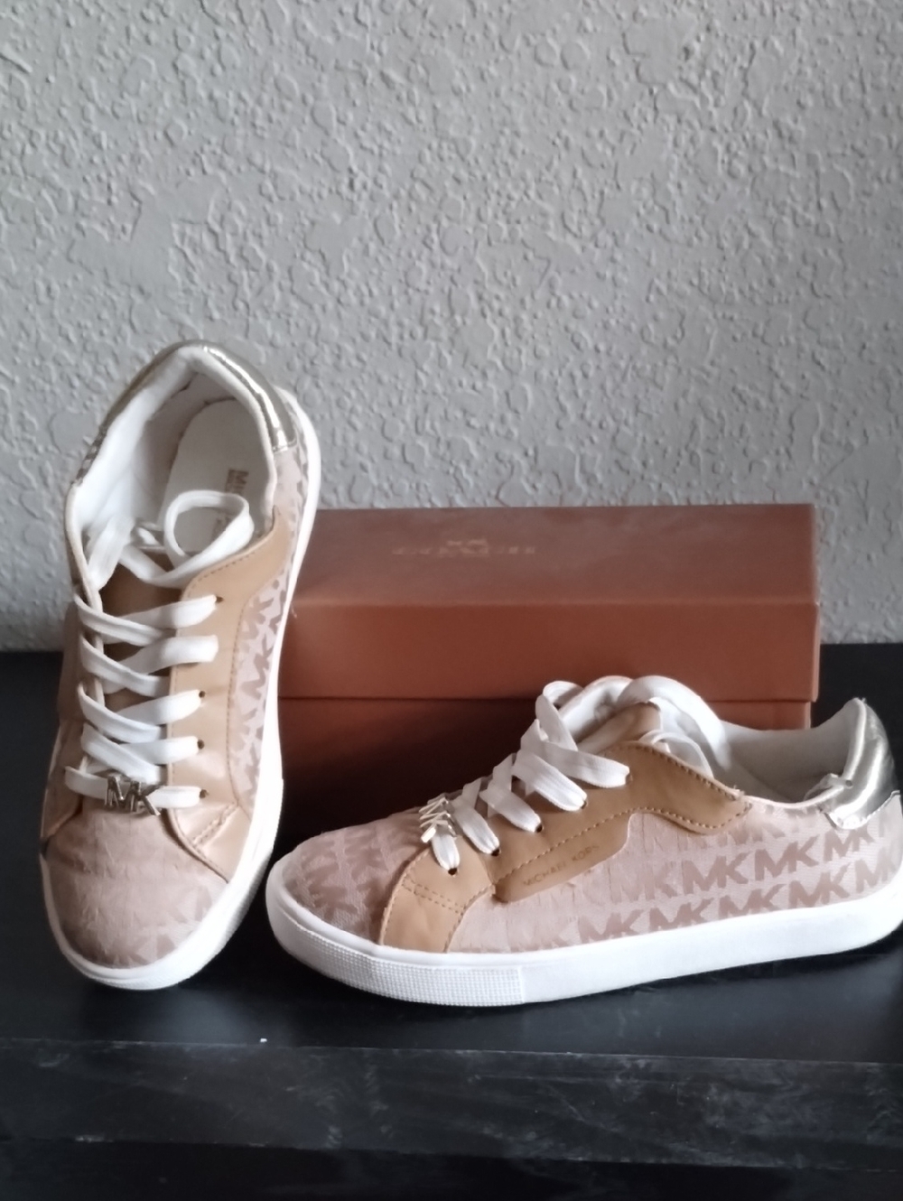 Michael Kors Girls Canvas Sneakers Sz 3 Euro 34 Kids Tennis Shoes